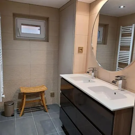 Plain-Pied 80 M2 Dans Maison, Parking Prive Gratuit, Gare Paris Tour Eiffel Et Musees Versalles Exterior foto