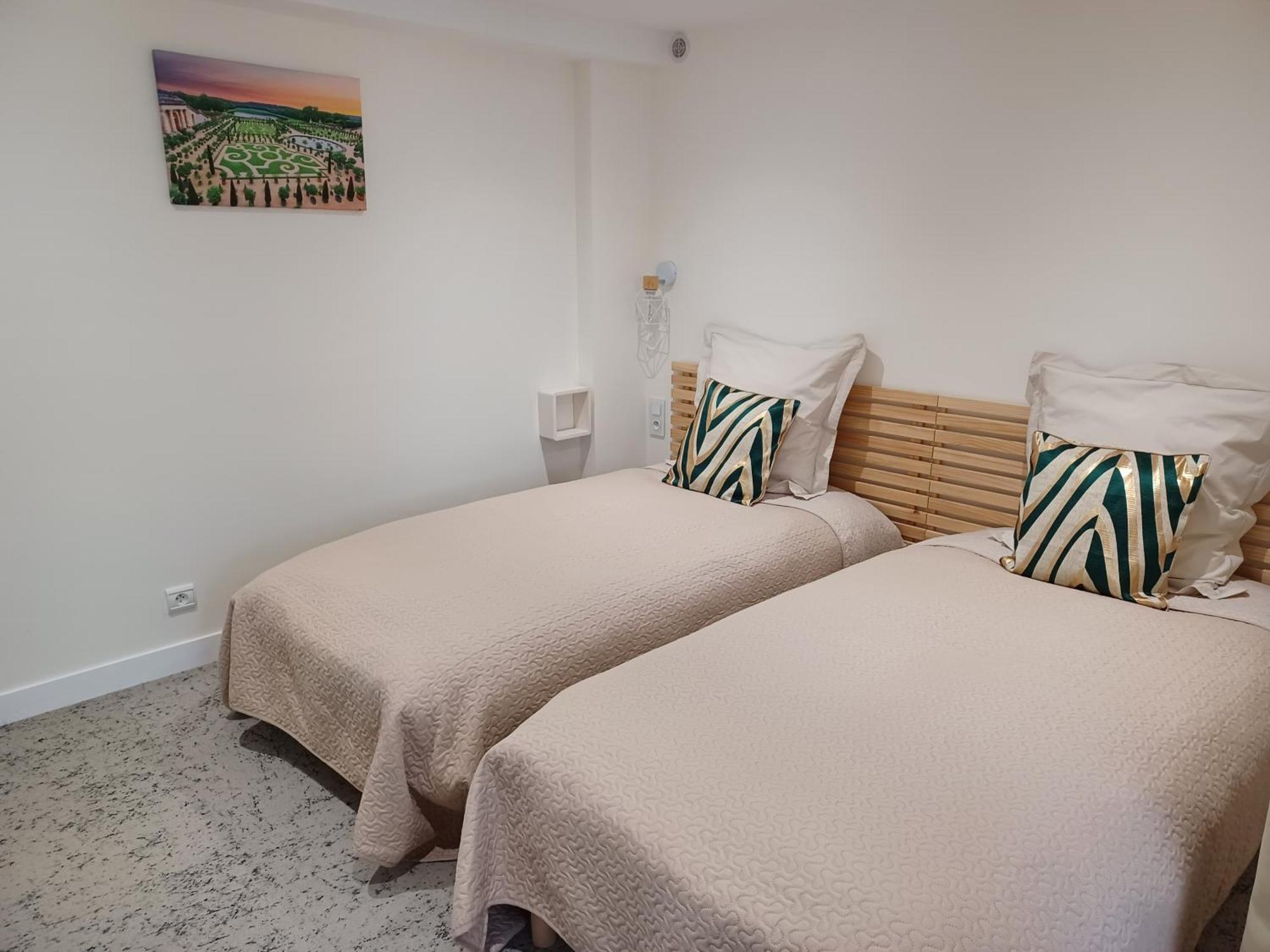 Plain-pied 80 M2 Dans Maison, Parking Prive Gratuit, Gare Paris Tour Eiffel Et Musees